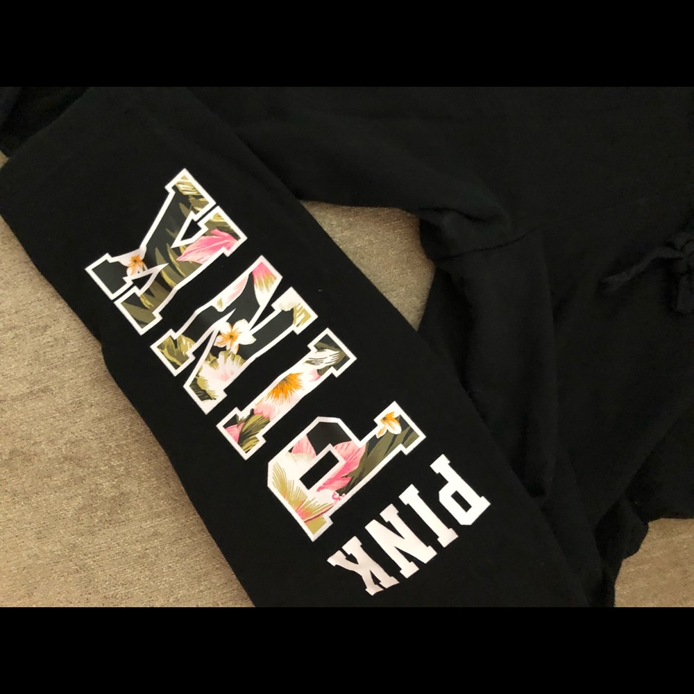 VS Pink yoga capris